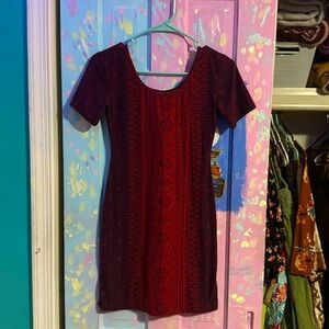 Brand is mudd, small, tribal red